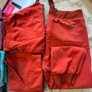 Figs orange (clay)  Joggers and catarina top